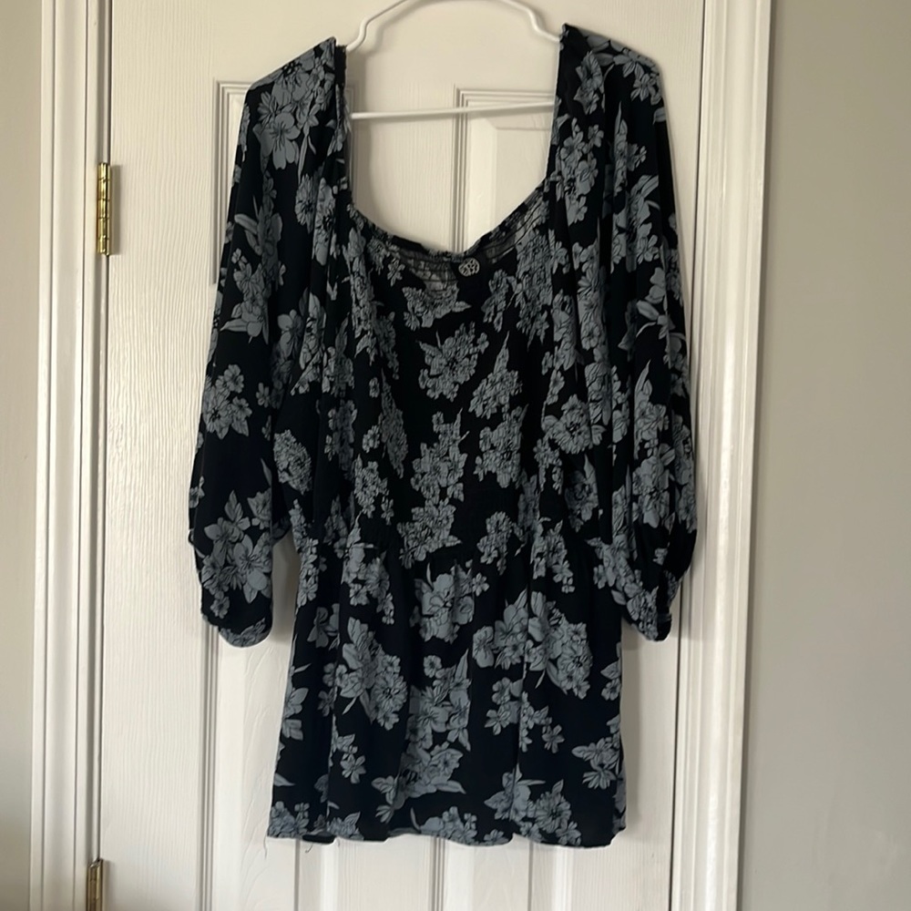 Dia & Co Bobeau Blue Floral Top!
